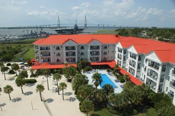 Hotel Charleston Harbor Resort And Marina