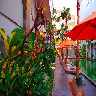 B Hotel