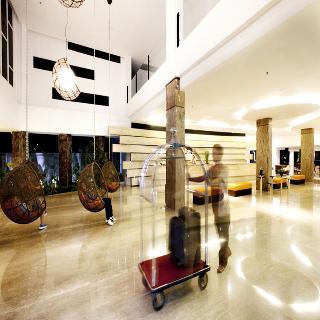 B Hotel