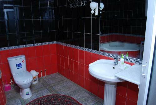 Bed & Breakfast Vodakanal Place (Khorezm National House)