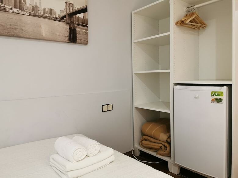 Hostal Barcelona City Street