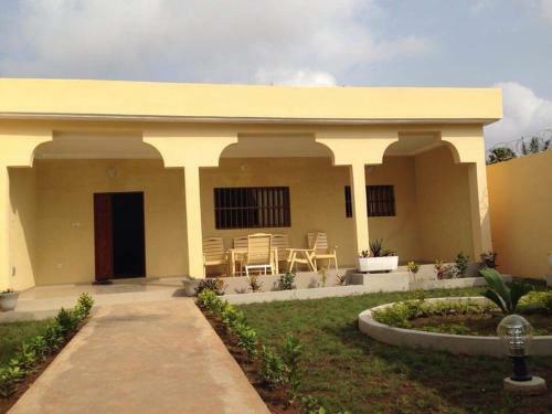 Villa Lom� Yoko�