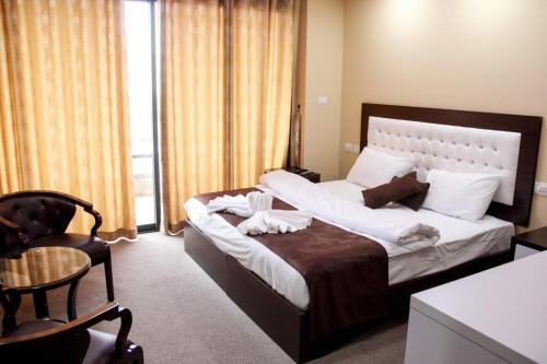 Posada Bethlehem Suites