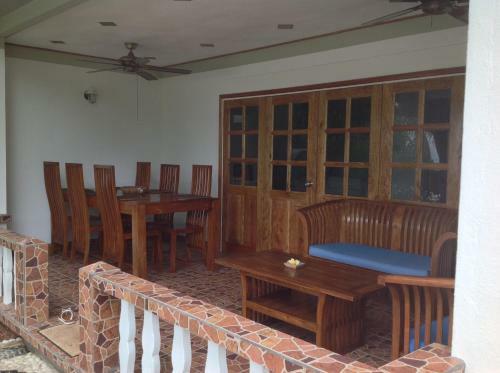 Sea View Lodge