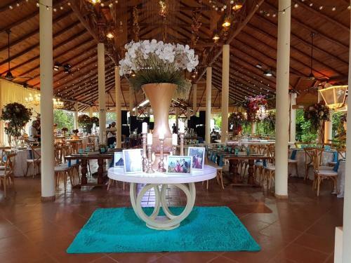Hotel Rancho Guacamayos