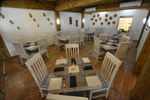 Hotel Rancho Guacamayos