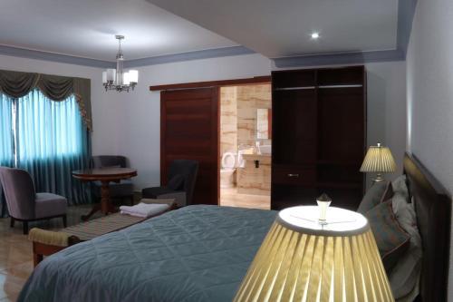 Hotel El Meson Suizo