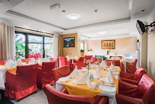 Hill View Hotel & Aparts