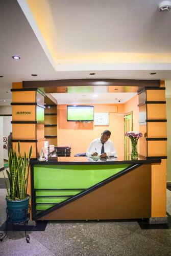 Hill View Hotel & Aparts