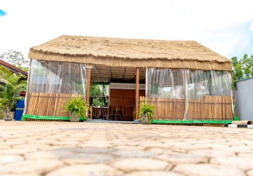 Hostal B.maurice Guest House