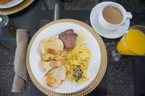 Hostal San Sebastian Bed & Breakfast