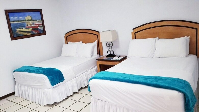 Hotel Marina De Salinas