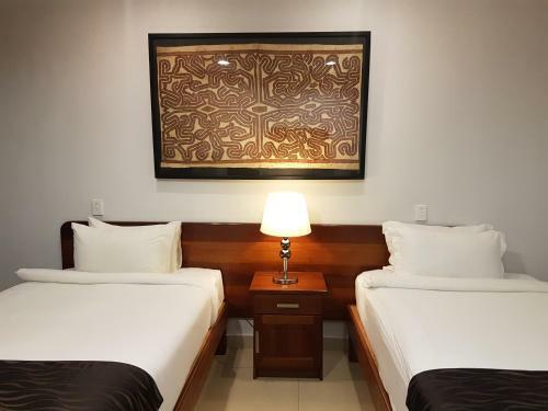 Paddy's Hotel & Apartments