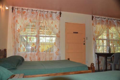 Lodge Howler Monkey Resort