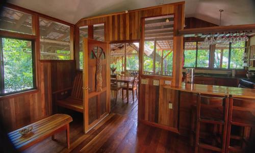 Bed & Breakfast Better In Belize Eco Lodge