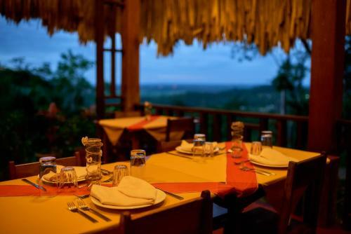 Hotel Amber Sunset Jungle Resort
