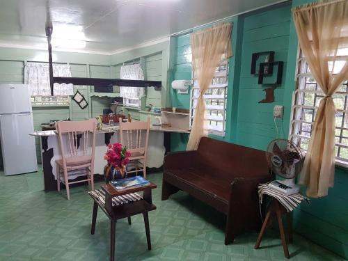 See Belize Birdwatchers Vacation Cottage