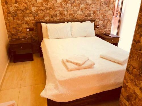 Hostal Paradise Beachfront Mini Boutique And Restaurant