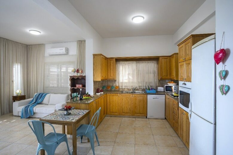 Meneou Beachfront Villa