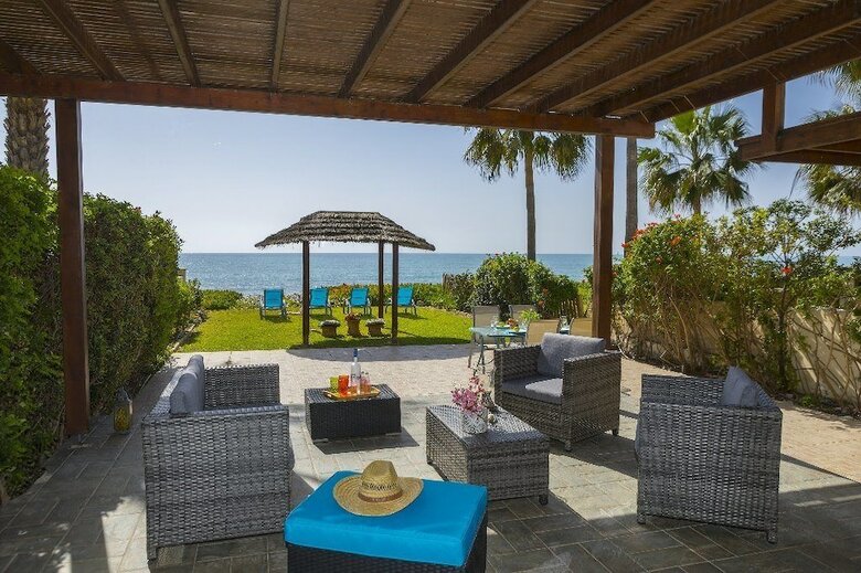 Meneou Beachfront Villa