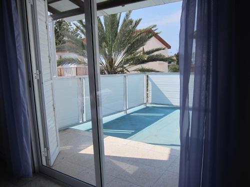 Spiros Seaside Villa No. 11
