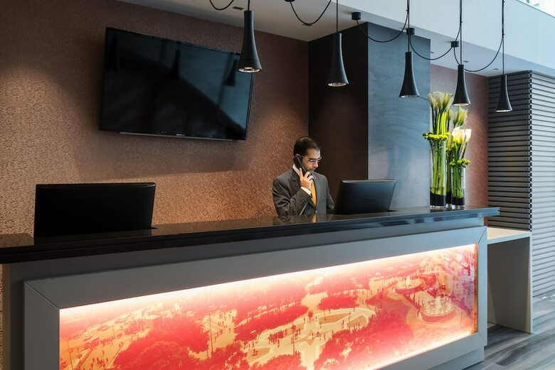 Hotel Catalonia Square