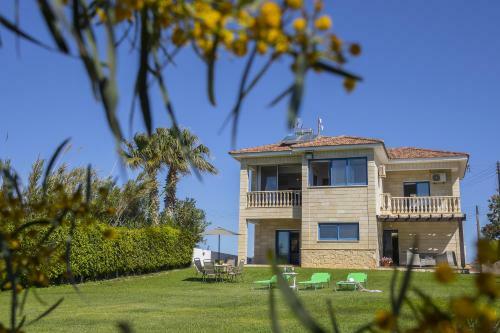 Maroni Beachfront Villa