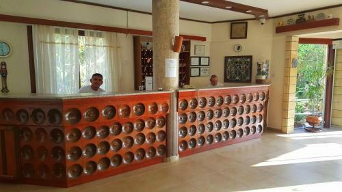 Hotel Topset Beachfront Resort