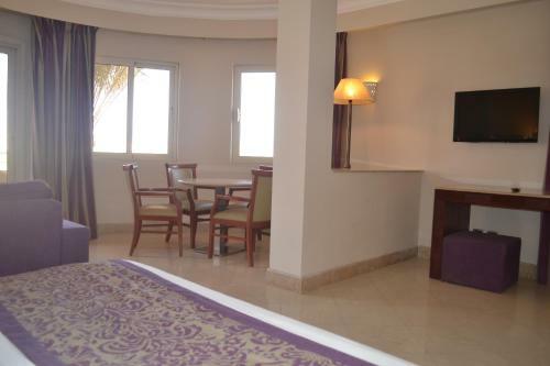 Romance Hotel