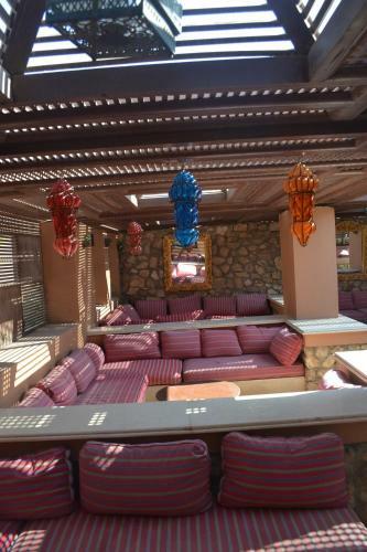Romance Hotel