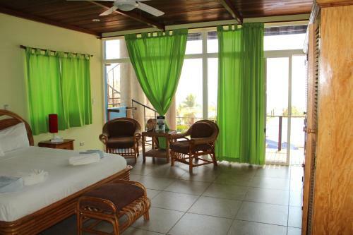 Kayu Hotel Y Restaurant