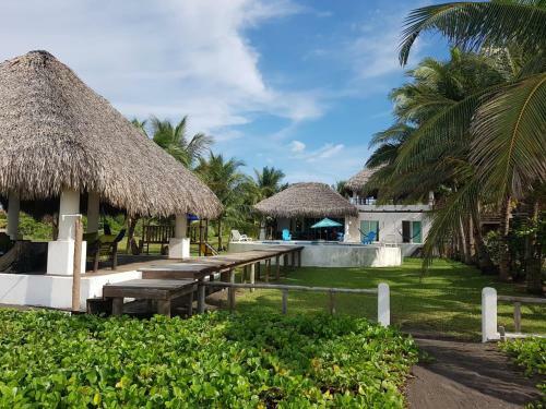 Oceanfront Monterrico Casa Playa Tortuga
