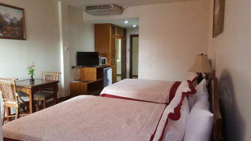 Pressville Hotel & Banquet Hall