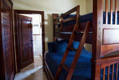 Ocean View Home Ro003