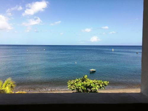 Maison Bord De Mer � St Pierre