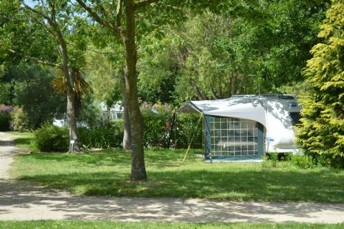 Camping De La Baie De T�r�nez