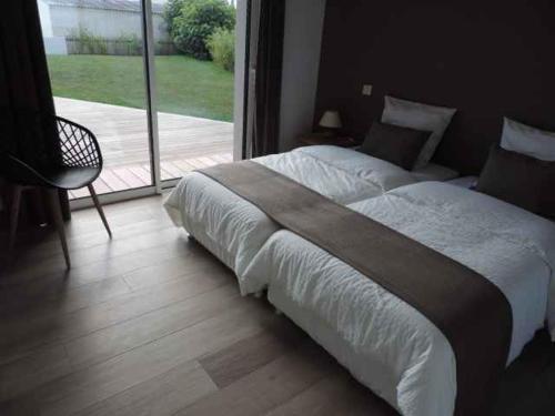 Superbe Villa Neuve Avec Jacuzzi, Sur Jardin Clos