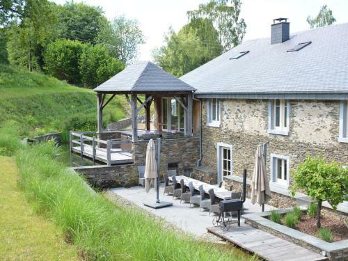 Authentic Holiday Home Located In Bievre With Jacuzzi