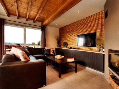 Cozy Holiday Home In Ardennes With Sauna And Jacuzzi