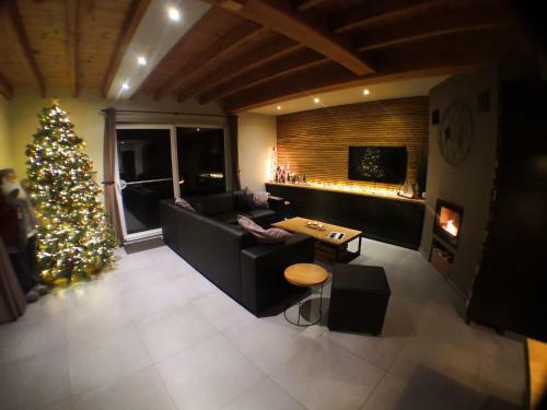 Cozy Holiday Home In Ardennes With Sauna And Jacuzzi