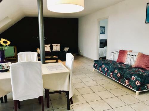 Hostal A Spacious Beautiful Apartment & Affordable