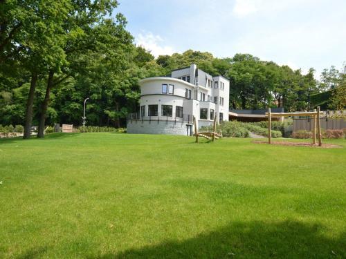 Beautiful Mansion In Kluisbergen With Sauna