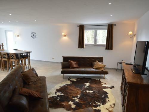 Cozy Holiday Home In Polleur With Jacuzzi