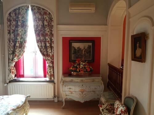 Bed & Breakfast Ch�teau Lambert Near Airport
