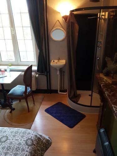 Bed & Breakfast Ch�teau Lambert Near Airport