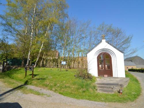 Charming Holiday Home In Ohey Near Forest
