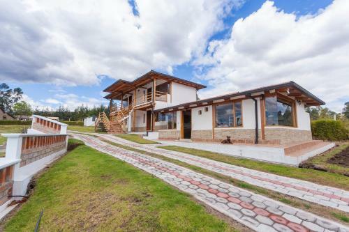 Condor�s Antisana Hotel Y Centro de Eventos