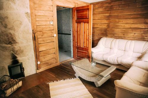 Loukapollu Holiday Home