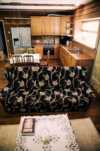 Loukapollu Holiday Home
