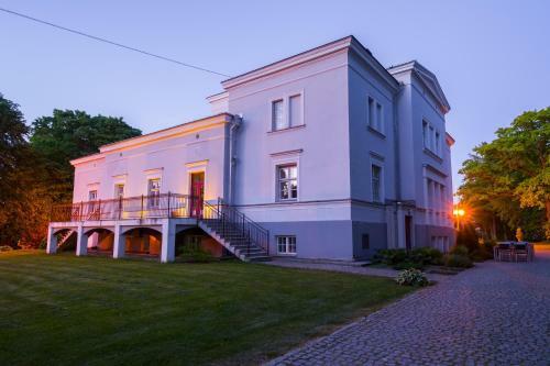 Hotel Saka Manor